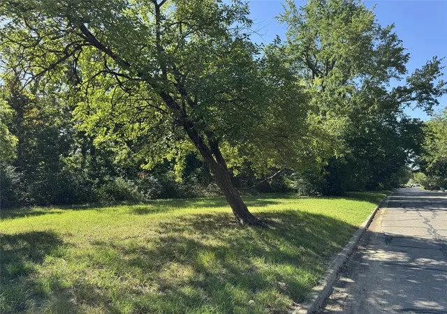 Photo 4 of Land for sale at Tbd W Crawford St, Denison, TX 75020 | MLS# 21360637 | Listing updated on 2026-08-15