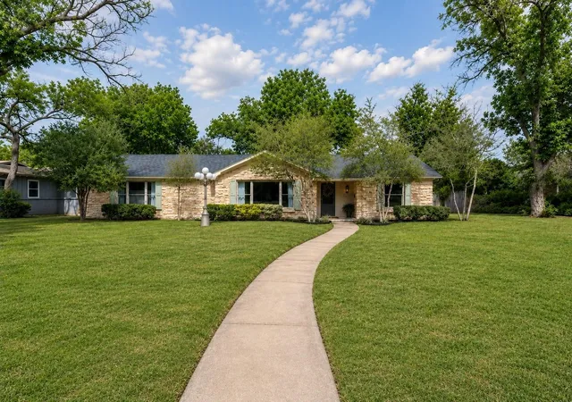 Photo 3 of Single family home for sale at 1349 Sylvan Dr, Abilene, TX 79605 | MLS# 21360634 | Listing updated on 2026-09-30