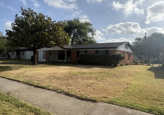 Photo 2 of Single family home for sale at 4974 Dupont Dr, Dallas, TX 75216 | MLS# 21360115 | Listing updated on 2026-10-06