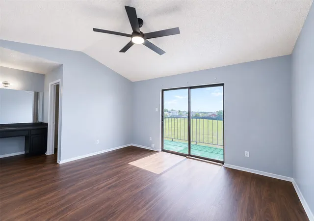 Listing Photo 4 - Condo for sale in building located at 721 Lee St, Mesquite, TX 75149 - Unit #11