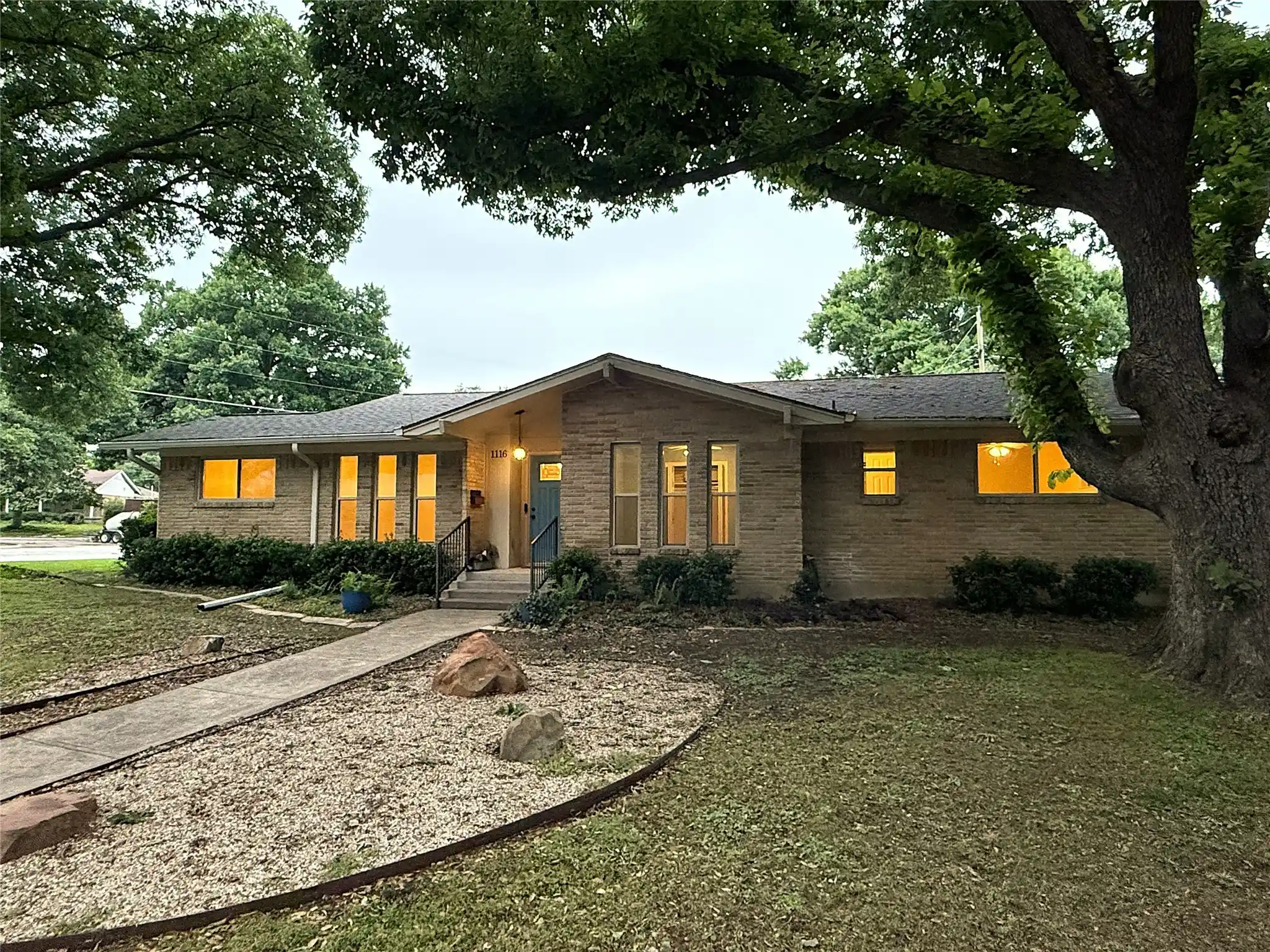 Photo 1 of Sale Pending at 1116 Elizabeth Ln, Richardson, TX 75080 | MLS# 21360693 | Listing updated on 2026-10-19