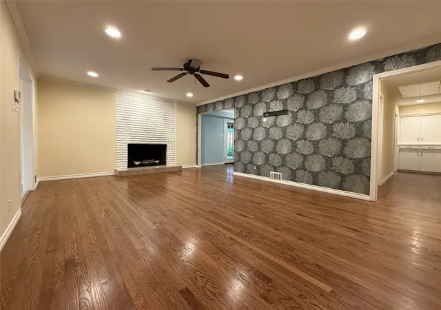 Photo 3 of Single family home for sale at 1116 Elizabeth Ln, Richardson, TX 75080 | MLS# 21360693 | Listing updated on 2026-09-25