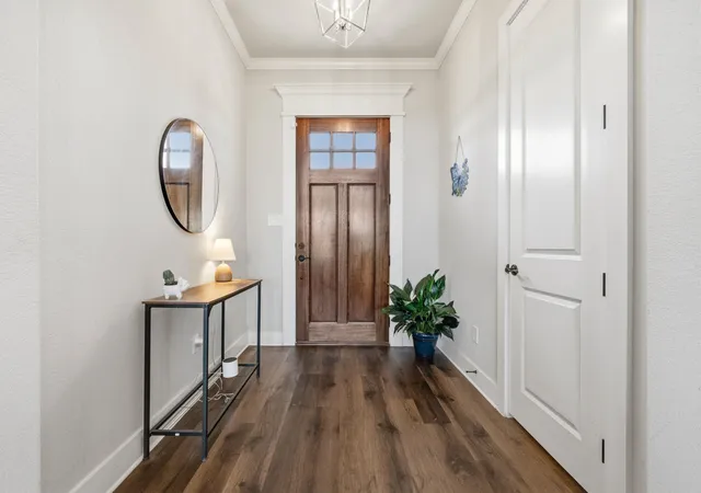 Photo 3 of Single family home for sale at 6450 Eyrie Bnd, Waxahachie, TX 75167 | MLS# 21360672 | Listing updated on 2026-08-29