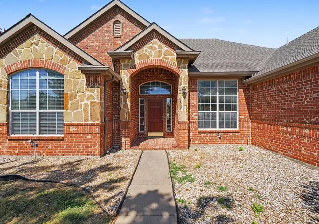Photo 2 of Single family home for sale at 4056 Running Brook Dr, Joshua, TX 76058 | MLS# 21360236 | Listing updated on 2026-10-05