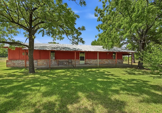 Photo 1 of Single family home for sale at 2134 Flowing Wells Rd, Pottsboro, TX 75076 | MLS# 21356749 | Listing updated on 2026-09-30