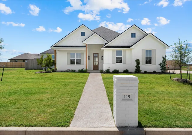 Photo 2 of Single family home for sale at 119 Paddle Boat Ct, Waco, TX 76706 | MLS# 21359610 | Listing updated on 2026-10-06