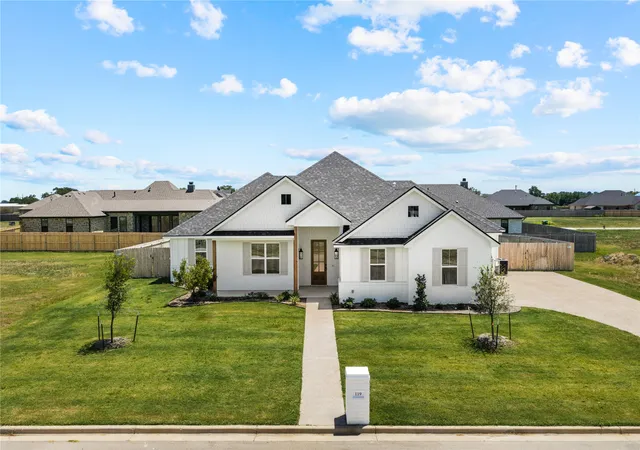 Photo 3 of Single family home for sale at 119 Paddle Boat Ct, Waco, TX 76706 | MLS# 21359610 | Listing updated on 2026-10-06