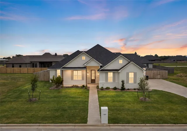 Photo 3 of Single family home for sale at 119 Paddle Boat Ct, Waco, TX 76706 | MLS# 21359610 | Listing updated on 2026-10-06