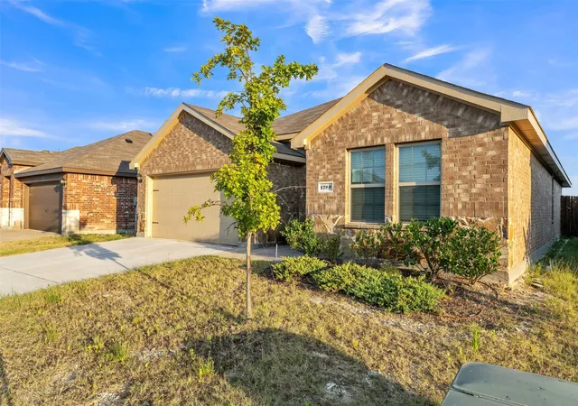 Photo 3 of Single family home for sale at 1748 Duskwood Dr, Lancaster, TX 75146 | MLS# 21360796 | Listing updated on 2026-09-02