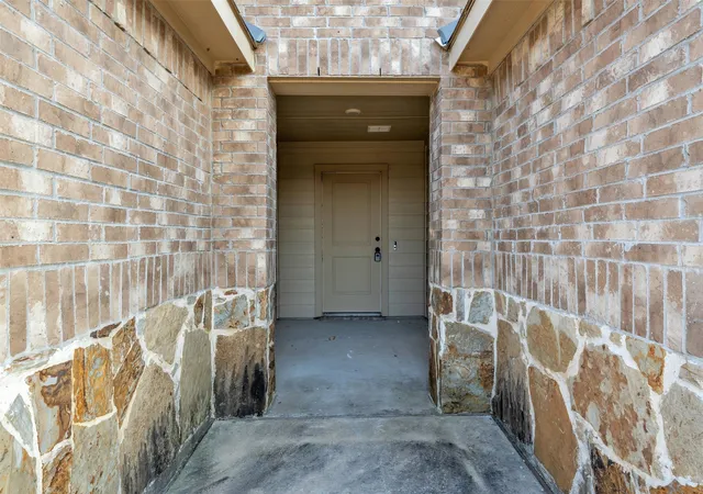 Photo 3 of Single family home for sale at 1748 Duskwood Dr, Lancaster, TX 75146 | MLS# 21360796 | Listing updated on 2026-09-02