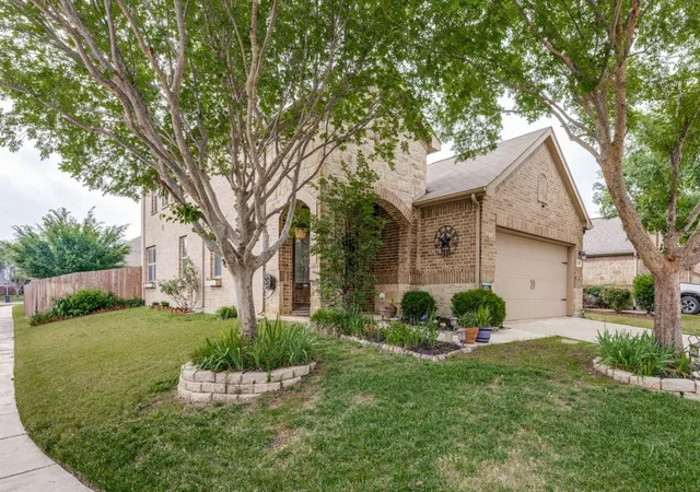 Photo 2 of Single family home for sale at 2864 Houston Wood Dr, Fort Worth, TX 76244 | MLS# 21360808 | Listing updated on 2026-10-07
