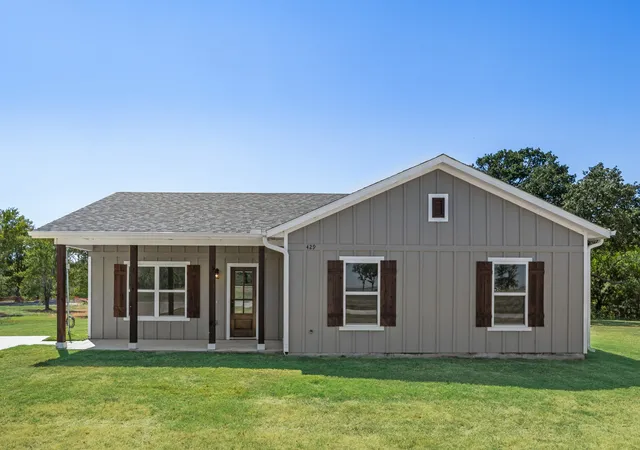 2nd image of 429 Caro Dr, West Tawakoni, TX 75474 | MLS# 21336560