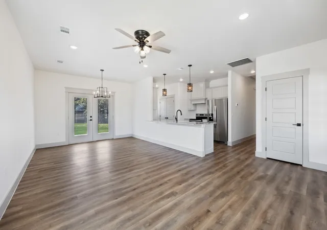 Photo 3 of Single family home for sale at 429 Caro Dr, West Tawakoni, TX 75474 | MLS# 21336560 | Listing updated on 2026-09-20
