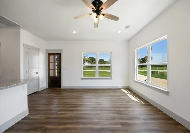 Photo 4 of Single family home for sale at 429 Caro Dr, West Tawakoni, TX 75474 | MLS# 21336560 | Listing updated on 2026-09-20