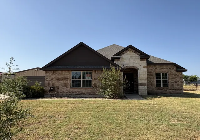 Photo 1 of Single family home for sale at 124 Brady Coleman Ln, Springtown, TX 76082 | MLS# 21360818 | Listing updated on 2026-08-18
