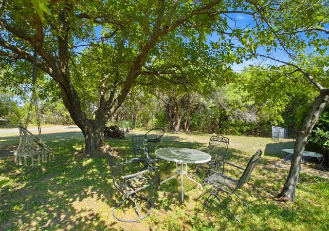 Photo 3 of Single family home for sale at 135 Indian Mountain Ct, Granbury, TX 76048 | MLS# 21356243 | Listing updated on 2026-08-15
