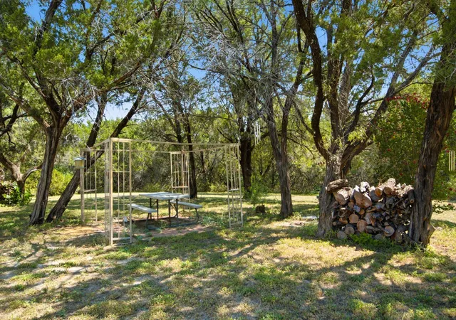 Photo 4 of Single family home for sale at 135 Indian Mountain Ct, Granbury, TX 76048 | MLS# 21356243 | Listing updated on 2026-08-15