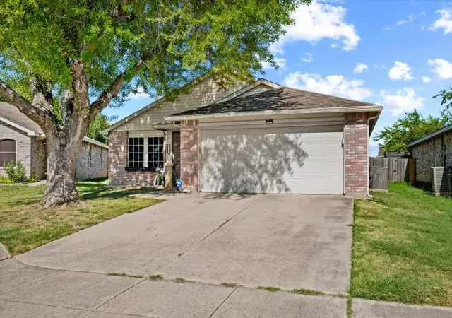 Photo 2 of Sale Pending at 8721 Hunters Point Wy, Fort Worth, TX 76123 | MLS# 21360805 | Listing updated on 2026-10-02