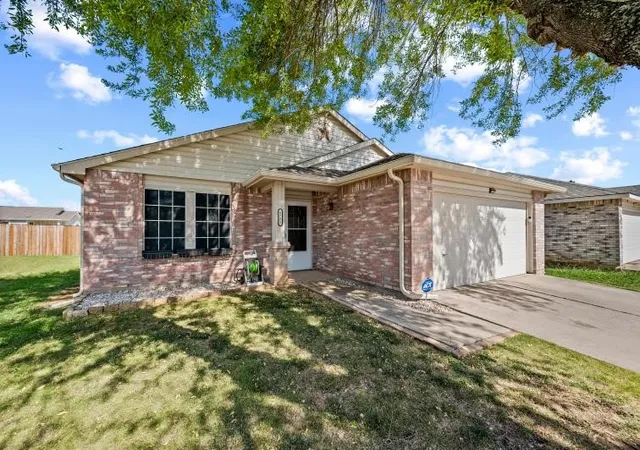 Photo 3 of Sale Pending at 8721 Hunters Point Wy, Fort Worth, TX 76123 | MLS# 21360805 | Listing updated on 2026-10-02