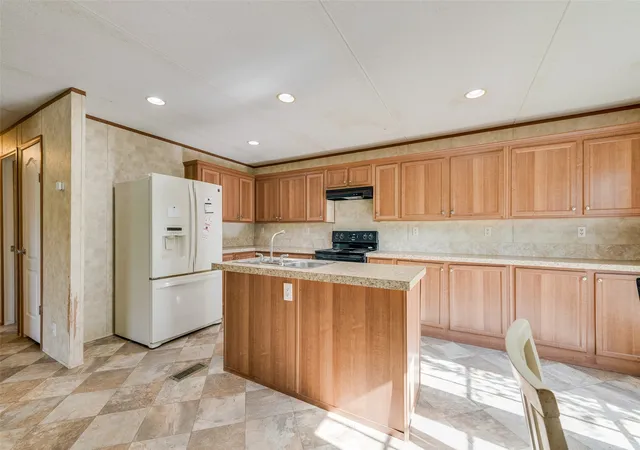 Photo 3 of Manufactured home for sale at 7401 County Road 4613, Athens, TX 75752 | MLS# 21359502 | Listing updated on 2026-09-19