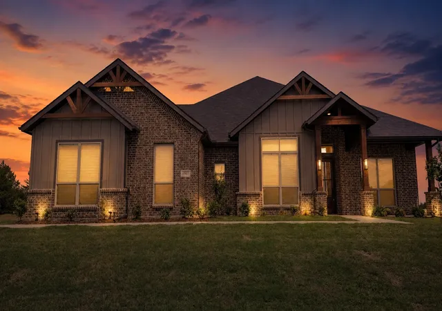 Photo 2 of Single family home for sale at 6841 Southrock Dr, Midlothian, TX 76065 | MLS# 21360839 | Listing updated on 2026-10-07