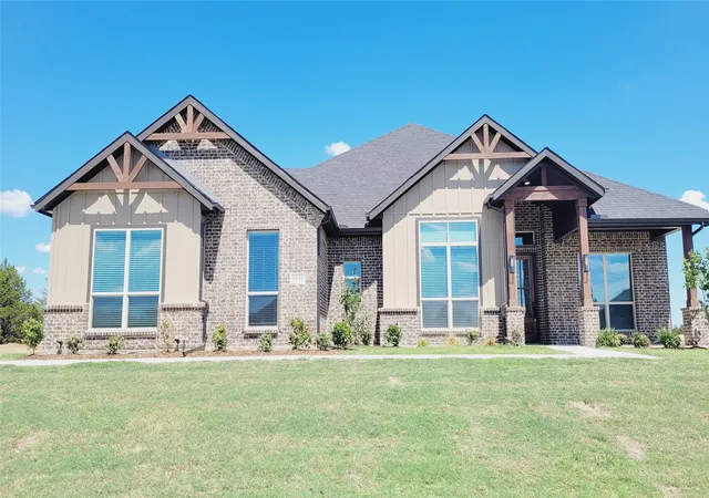 Photo 4 of Single family home for sale at 6841 Southrock Dr, Midlothian, TX 76065 | MLS# 21360839 | Listing updated on 2026-10-07