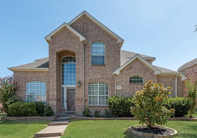 Photo 1 of Single family home for sale at 5214 Alazan Bay Dr, Rowlett, TX 75089 | MLS# 21356744 | Listing updated on 2026-09-15