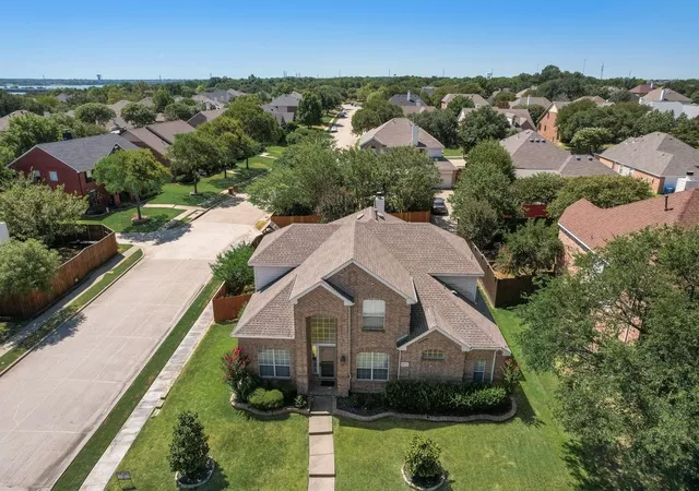 Photo 3 of Single family home for sale at 5214 Alazan Bay Dr, Rowlett, TX 75089 | MLS# 21356744 | Listing updated on 2026-09-15