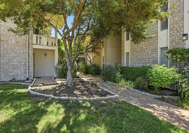 Photo 3 of Condo for sale at 4211 Fairway Dr, Granbury, TX 76049 | MLS# 21360842 | Listing updated on 2026-08-17