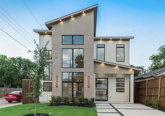 Single family home for sale at 1527 Dennison St, Dallas, TX 75212 | MLS# 21360946