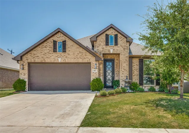 Photo 1 of Single family home for sale at 403 Lakeview Dr, Alvarado, TX 76009 | MLS# 21360599 | Listing updated on 2026-09-22