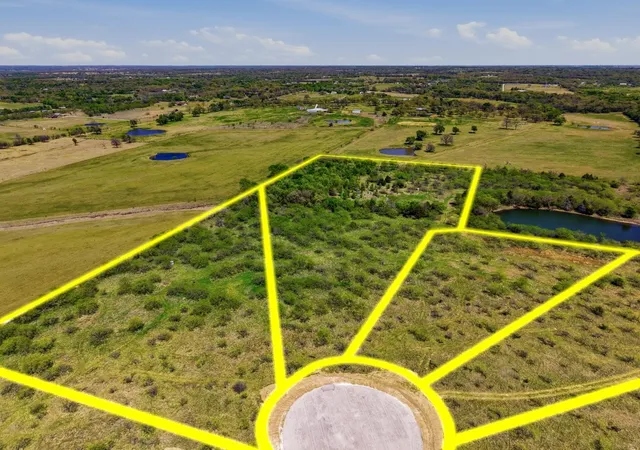 Photo 1 of Land for sale at 1441 Weston Ridge, Grandview, TX 76050 | MLS# 21360528 | Listing updated on 2026-08-18