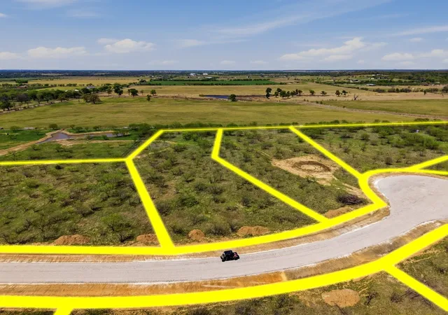 Photo 1 of Land for sale at 1425 Weston Ridge, Grandview, TX 76050 | MLS# 21360495 | Listing updated on 2026-08-18