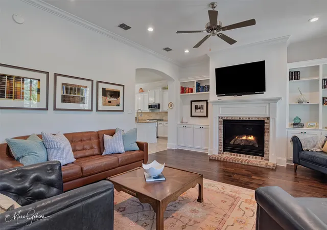 Photo 3 of Single family home for sale at 3009 Newberry Ln, Shreveport, LA 71106 | MLS# 21360492 | Listing updated on 2026-08-16