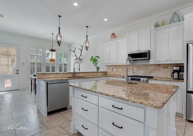 Photo 4 of Single family home for sale at 3009 Newberry Ln, Shreveport, LA 71106 | MLS# 21360492 | Listing updated on 2026-08-16