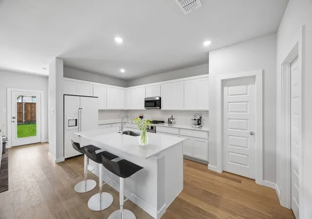 Photo 3 of Single family home for sale at 10608 Blakley Creek Rd, Fort Worth, TX 76126 | MLS# 21360990 | Listing updated on 2026-08-19