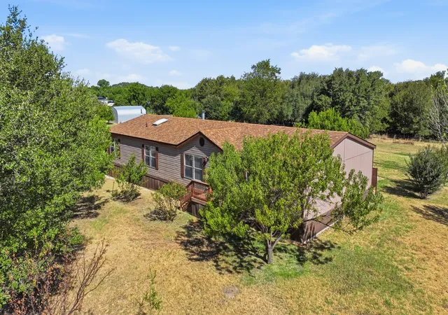 Photo 2 of Manufactured home for sale at 110 Draper Dr, Springtown, TX 76082 | MLS# 21332187 | Listing updated on 2026-09-19