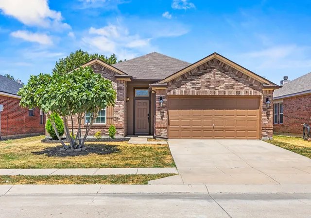 Photo 2 of Single family home for sale at 8921 Whirlwind Trl, Aubrey, TX 76227 | MLS# 21360914 | Listing updated on 2026-08-24