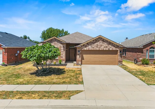 Photo 3 of Single family home for sale at 8921 Whirlwind Trl, Aubrey, TX 76227 | MLS# 21360914 | Listing updated on 2026-08-24