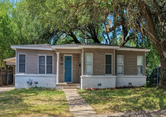 Photo 2 of Single family home for sale at 3420 Brook Cir, Waco, TX 76710 | MLS# 21361057 | Listing updated on 2026-08-27