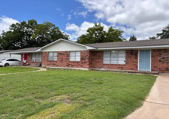 Photo 1 of Multi family home for sale at 290 N Barker St, Stephenville, TX 76401 | MLS# 21360191 | Listing updated on 2026-08-17