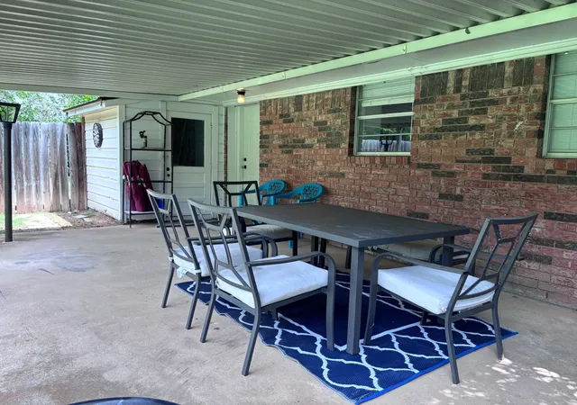 Photo 3 of House for sale at 290 N Barker St, Stephenville, TX 76401 | MLS# 21360191 | Listing updated on 2026-08-17