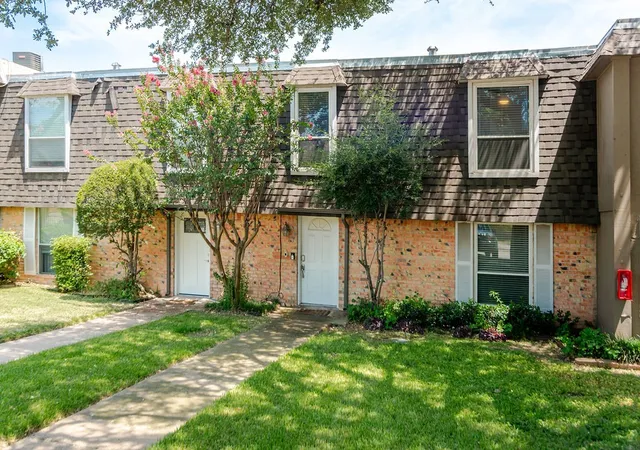 Listing Photo 5 - Condo for sale in building located at 13340 Kit Ln, Dallas, TX 75240 - Unit #B09