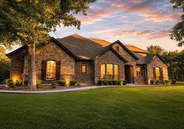 Photo 1 of Single family home for sale at 7259 Oak Creeks Ct, Fort Worth, TX 76135 | MLS# 21360425 | Listing updated on 2026-08-26