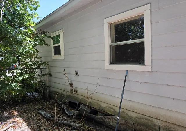 Photo 2 of Sale Pending at 311 Elmo St, Cleburne, TX 76031 | MLS# 21359143 | Listing updated on 2026-09-04