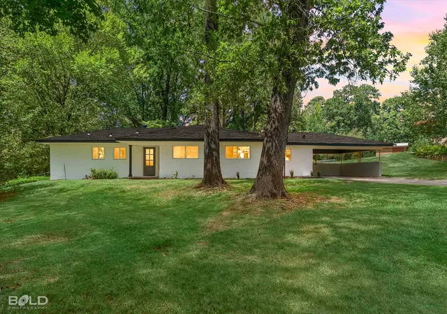 Photo 1 of Single family home for sale at 18 Lake Forest, Shreveport, LA 71109 | MLS# 21353854 | Listing updated on 2026-09-27