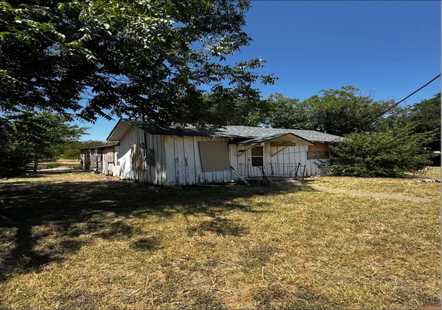 Photo 3 of Single family home for sale at 809 N Avenue F, Olney, TX 76374 | MLS# 21358858 | Listing updated on 2026-08-17
