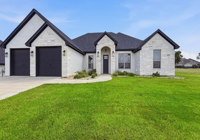 Photo 1 of Single family home for sale at 3709 Tremont Ln, Granbury, TX 76049 | MLS# 21361131 | Listing updated on 2026-08-16
