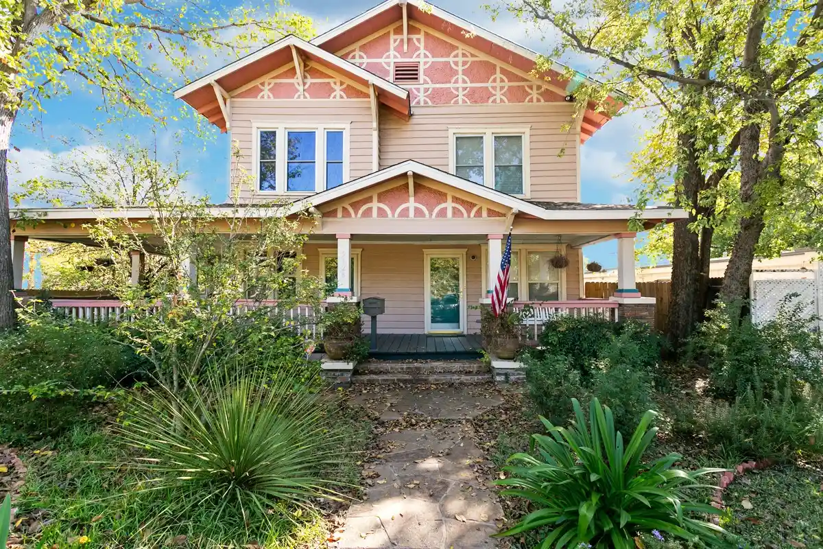 Photo 1 of Multi family home for sale at 5126 Bryan St, Dallas, TX 75206 | MLS# 21361165 | Listing updated on 2026-10-14