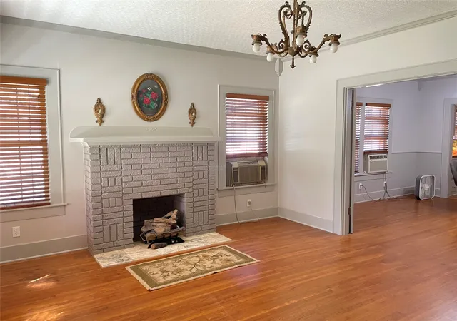 Photo 3 of Sale Pending at 3915 Meadowbrook Dr, Fort Worth, TX 76103 | MLS# 21361005 | Listing updated on 2026-08-25